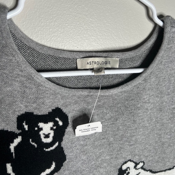 NWT Astrologie Cozy Gray Pullover Sweater Straight Fit Whimsical Sheep Medium - Picture 2 of 3